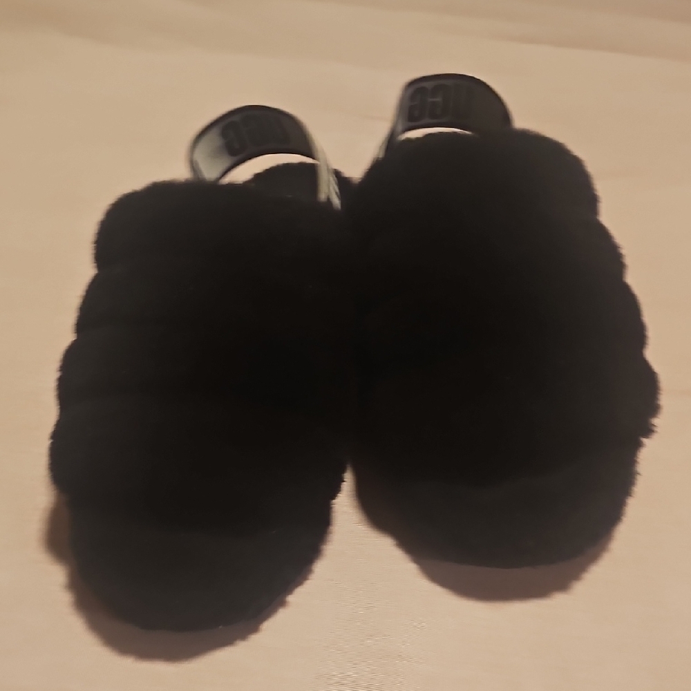 UGG Women's Black Fluffy Slippers